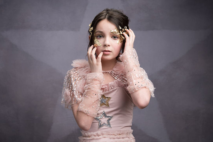Simple Studio: Gold Rockstar - Meg Bitton Productions