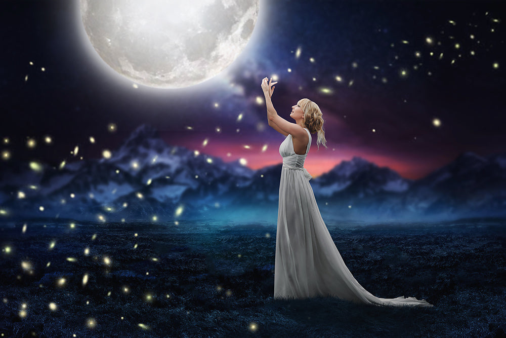 Moonlight Siren - Meg Bitton Productions