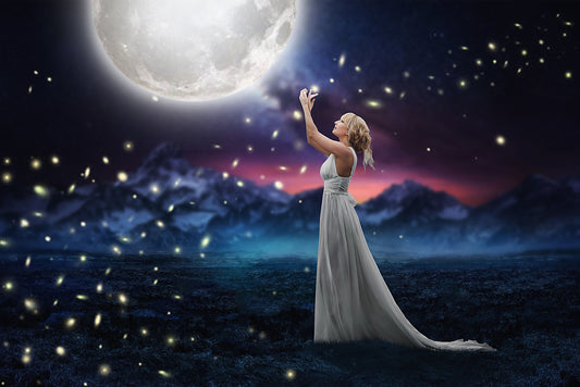 Moonlight Siren - Meg Bitton Productions