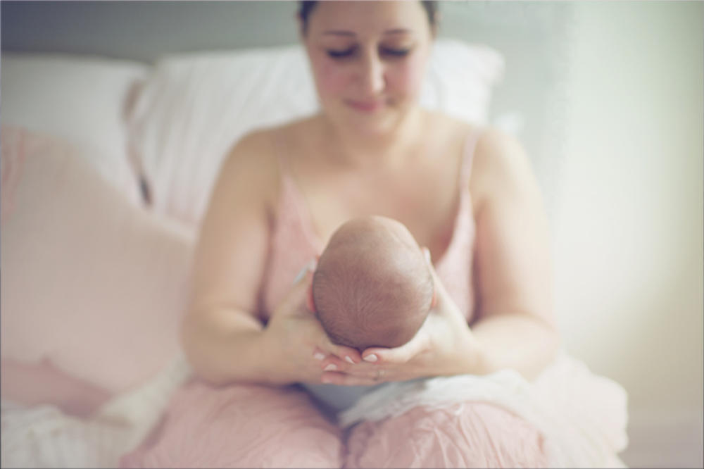 Soft In Home Newborn - Meg Bitton Productions