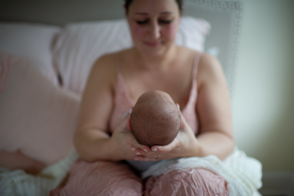 Soft In Home Newborn - Meg Bitton Productions